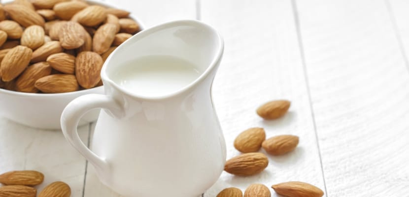 Leche de almendras blog clinica vicario